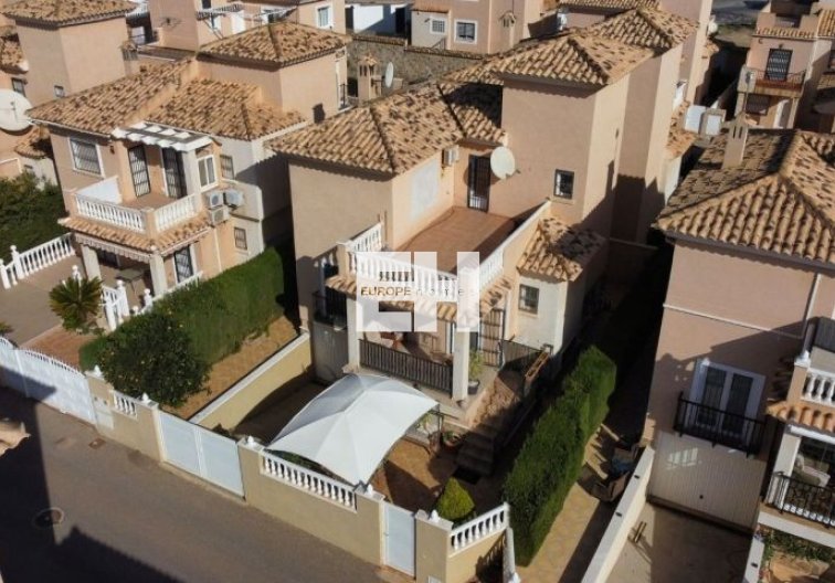 Resale - villa - Orihuela Costa - Costa Blanca