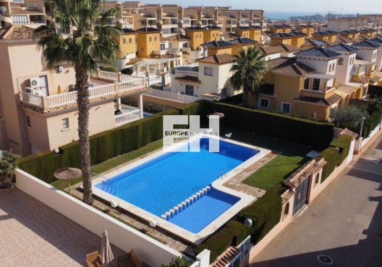 Resale - villa - Orihuela Costa - Costa Blanca