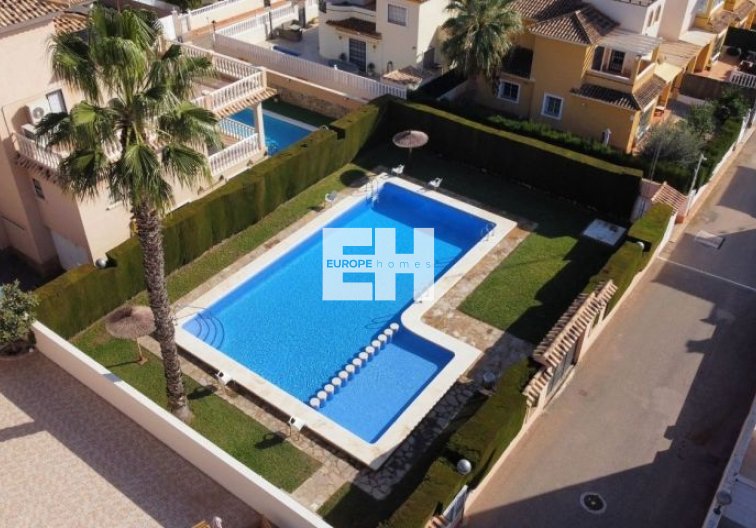Resale - villa - Orihuela Costa - Costa Blanca