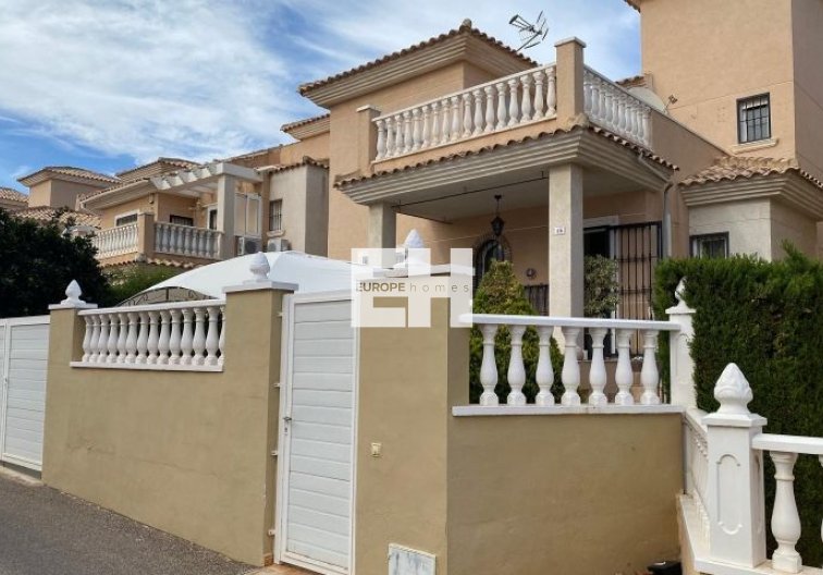 Resale - villa - Orihuela Costa - Costa Blanca