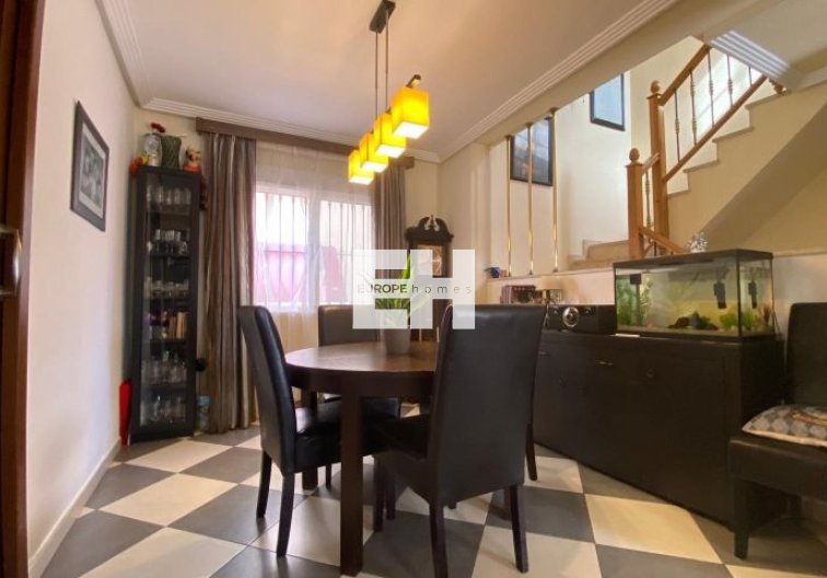 Resale - villa - Orihuela Costa - Costa Blanca