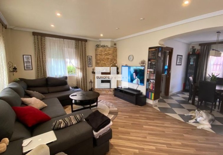 Resale - villa - Orihuela Costa - Costa Blanca