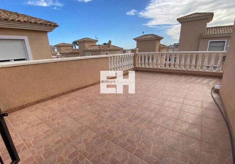 Resale - villa - Orihuela Costa - Costa Blanca