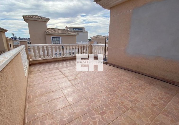 Resale - villa - Orihuela Costa - Costa Blanca