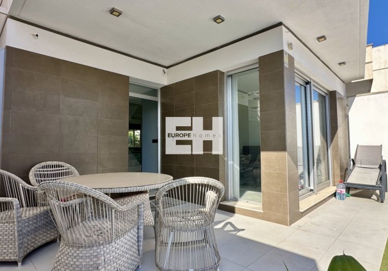 Segunda mano - villa - Orihuela Costa - Costa Blanca