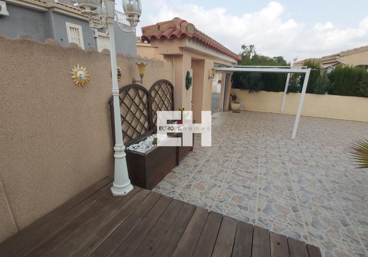 Segunda mano - villa - Benimar - Costa Blanca