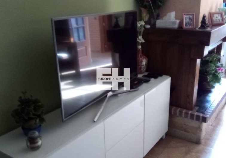 Resale - villa - Pilar de la Horadada - Costa Blanca