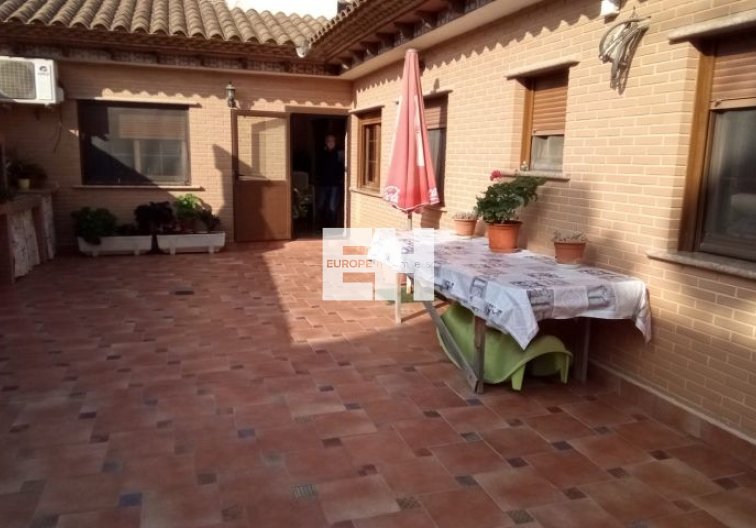Resale - villa - Pilar de la Horadada - Costa Blanca