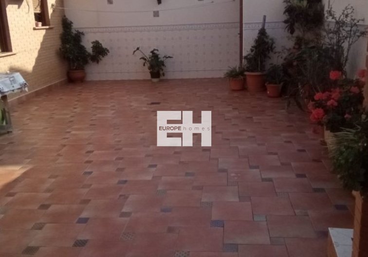 Resale - villa - Pilar de la Horadada - Costa Blanca