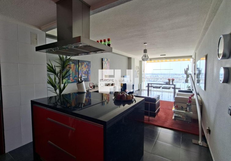 Resale - Apartment - Torrevieja - Acequion