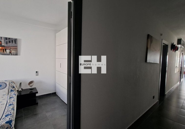 Resale - Apartment - Torrevieja - Acequion