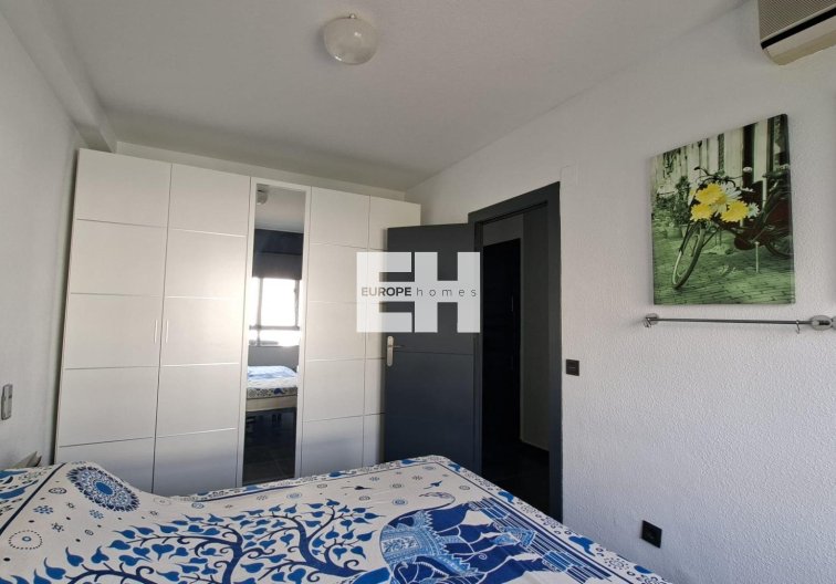 Resale - Apartment - Torrevieja - Acequion