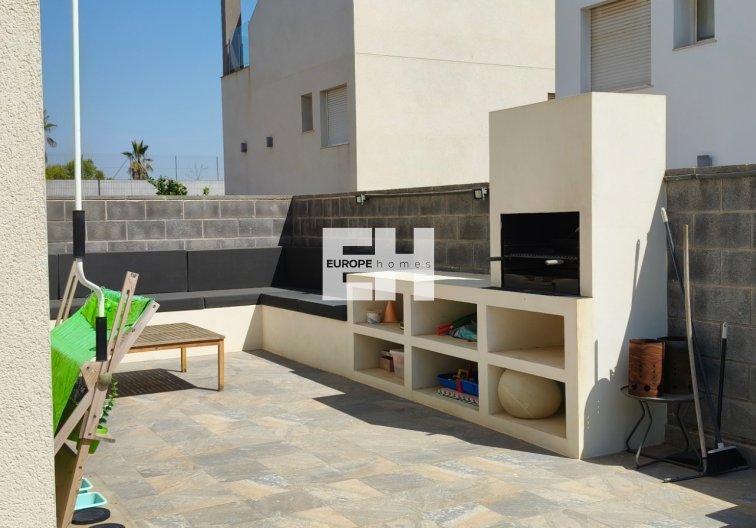 Segunda mano - villa - Torrevieja - Costa Blanca