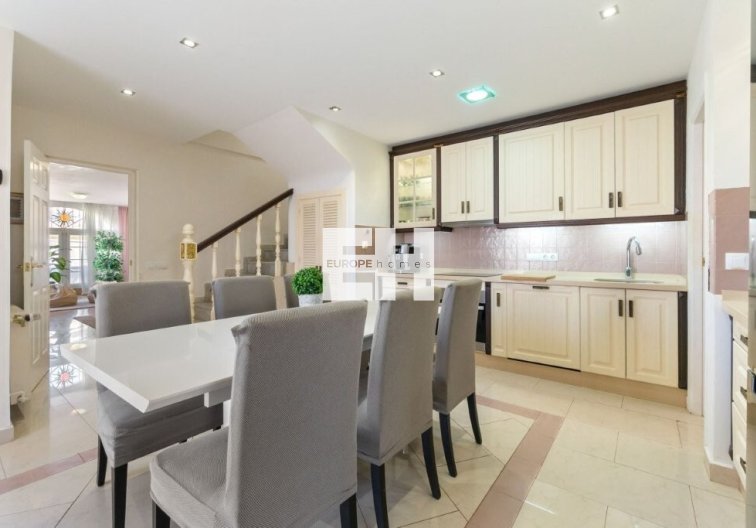 Segunda mano - town house - Torrevieja - Los Frutales/ La Rosaleda