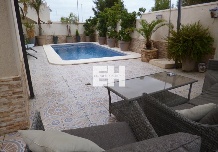 Segunda mano - villa - Playa Flamenca - Costa Blanca