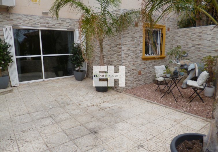 Segunda mano - villa - Playa Flamenca - Costa Blanca