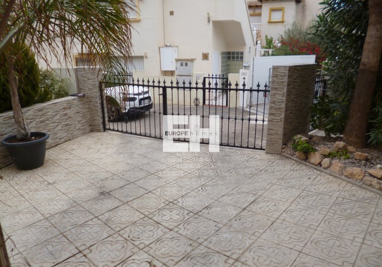 Segunda mano - villa - Playa Flamenca - Costa Blanca