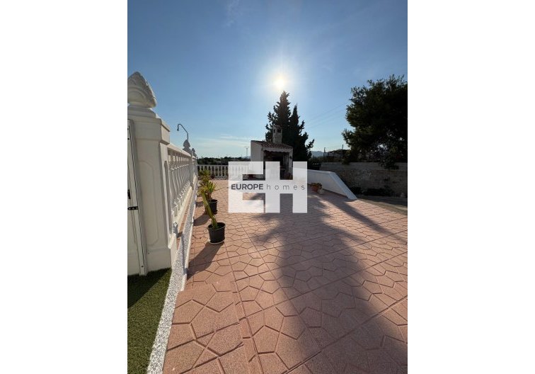 Segunda mano - villa - Albatera - Partida Lomas