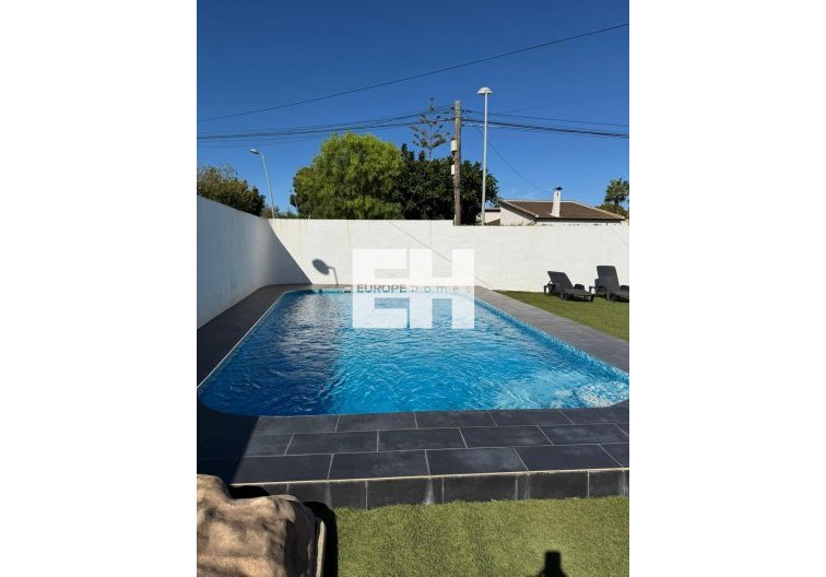 Segunda mano - villa - Torrevieja - Los Balcones - Los Altos Del Edén