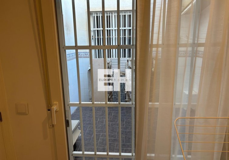 Segunda mano - Apartamento  - Torrevieja - Centro