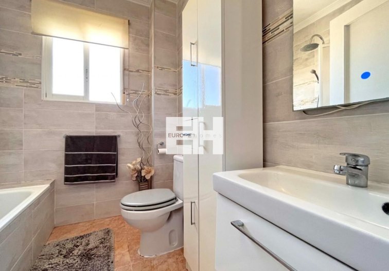 Segunda mano - villa - La Zenia - Costa Blanca