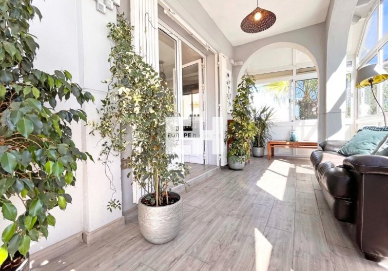 Segunda mano - villa - La Zenia - Costa Blanca