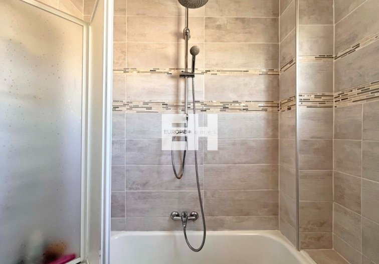 Segunda mano - villa - La Zenia - Costa Blanca