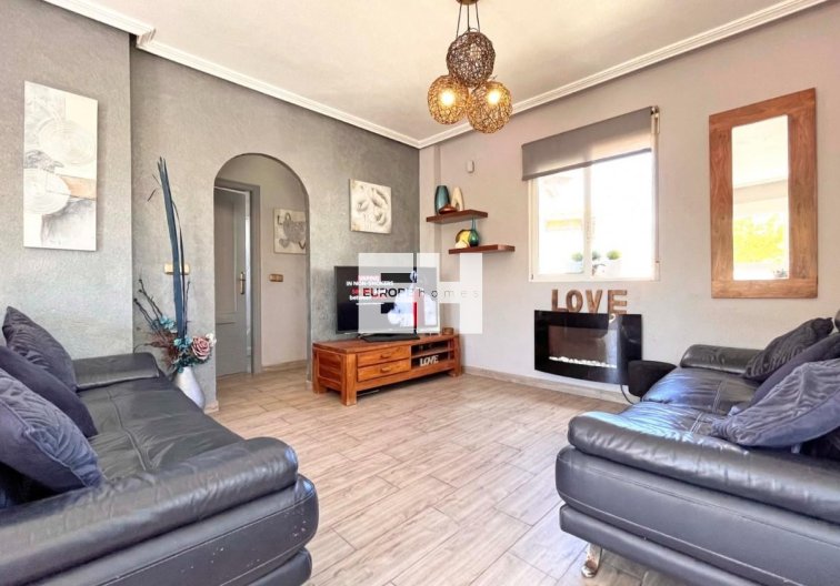 Segunda mano - villa - La Zenia - Costa Blanca