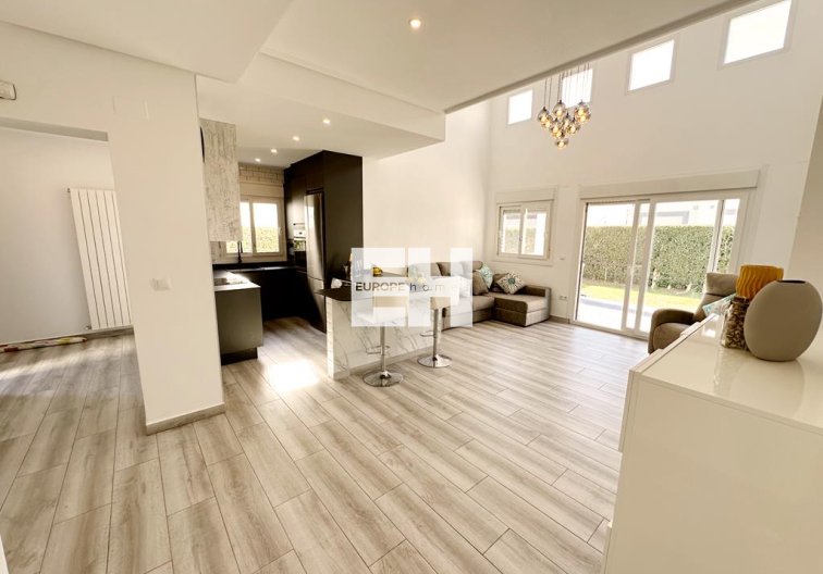 Segunda mano - villa - La Torre Golf Resort - Inland