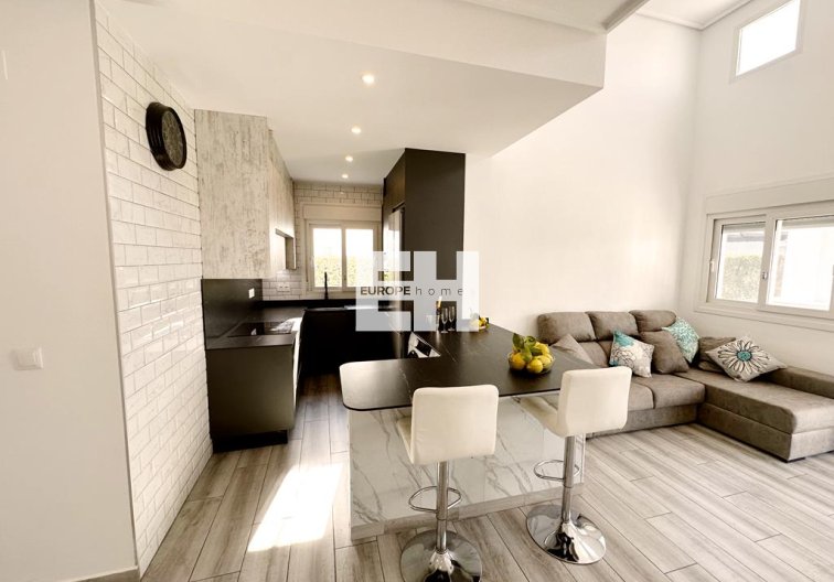 Segunda mano - villa - La Torre Golf Resort - Inland