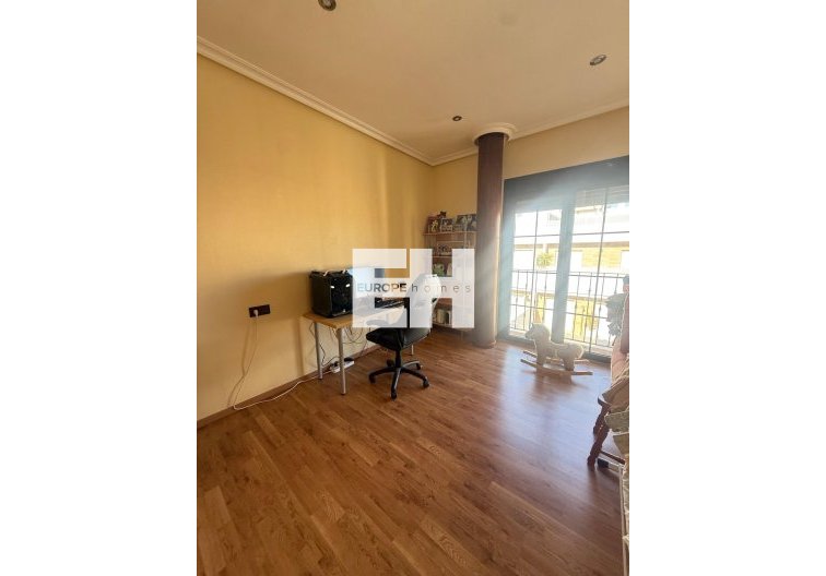 Revente - town house - Avileses