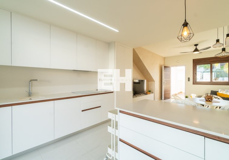 Resale - Apartment - Orihuela Costa - Costa Blanca