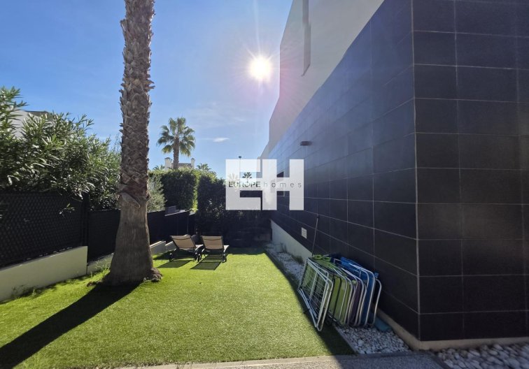 Segunda mano - villa - Orihuela Costa - Villamartín