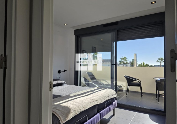 Segunda mano - villa - Orihuela Costa - Villamartín