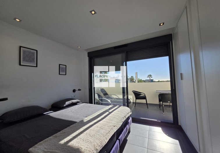 Segunda mano - villa - Orihuela Costa - Villamartín