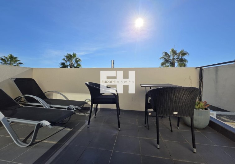 Segunda mano - villa - Orihuela Costa - Villamartín