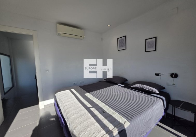 Segunda mano - villa - Orihuela Costa - Villamartín