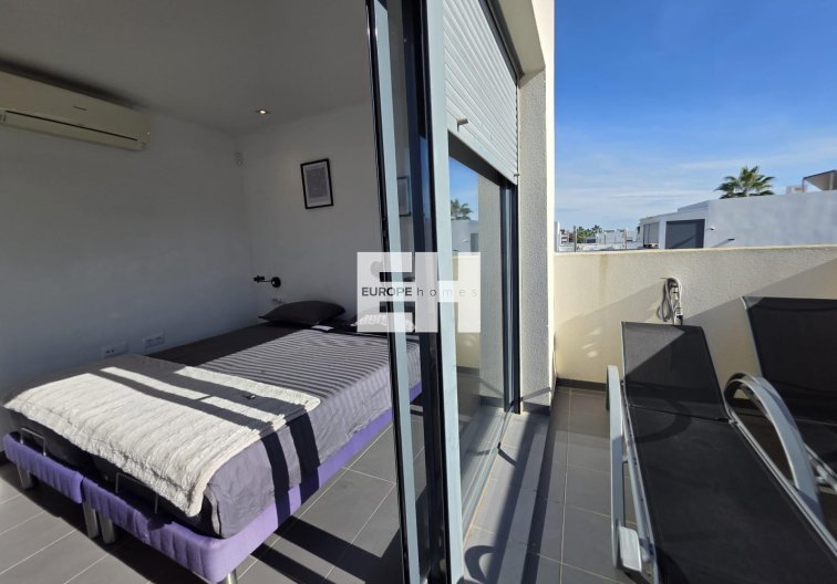 Segunda mano - villa - Orihuela Costa - Villamartín