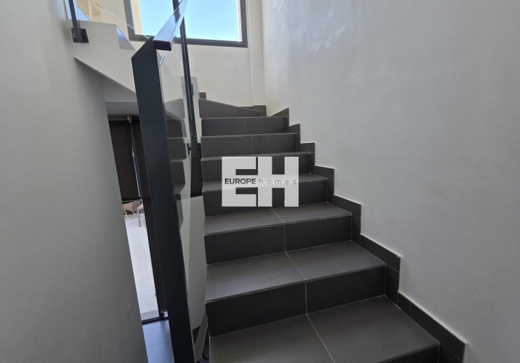 Segunda mano - villa - Orihuela Costa - Villamartín