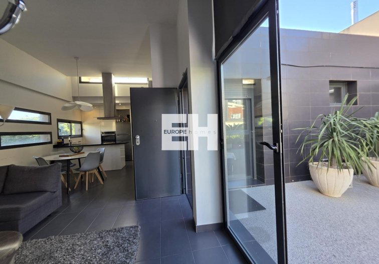 Segunda mano - villa - Orihuela Costa - Villamartín