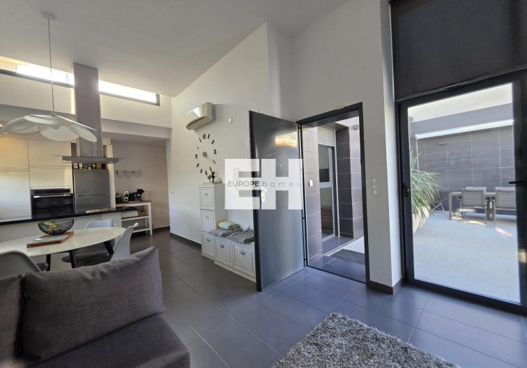 Segunda mano - villa - Orihuela Costa - Villamartín