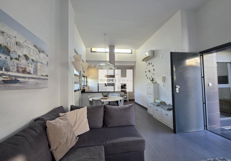 Segunda mano - villa - Orihuela Costa - Villamartín