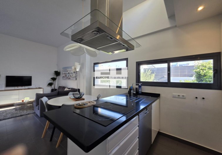 Segunda mano - villa - Orihuela Costa - Villamartín