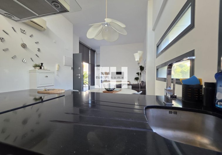 Segunda mano - villa - Orihuela Costa - Villamartín