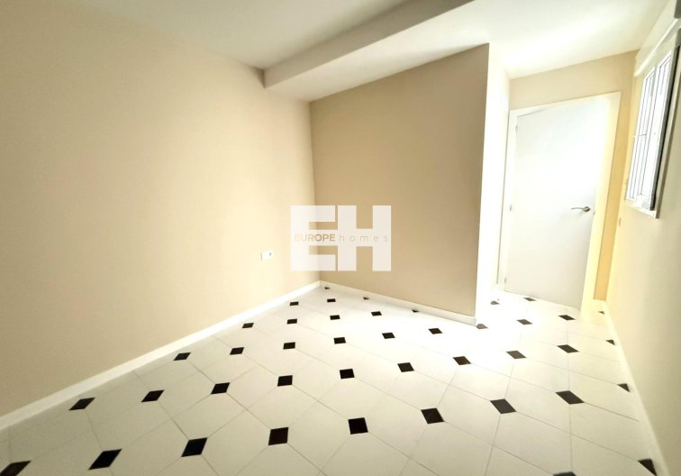 Segunda mano - Apartamento  - Torrevieja - Centro