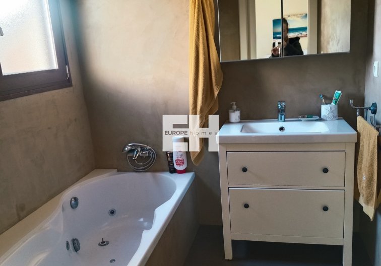 Resale - town house - Roldan - Inland