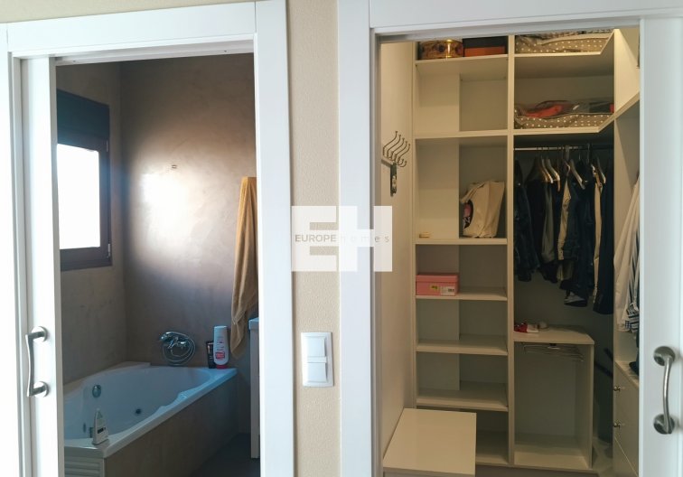 Resale - town house - Roldan - Inland