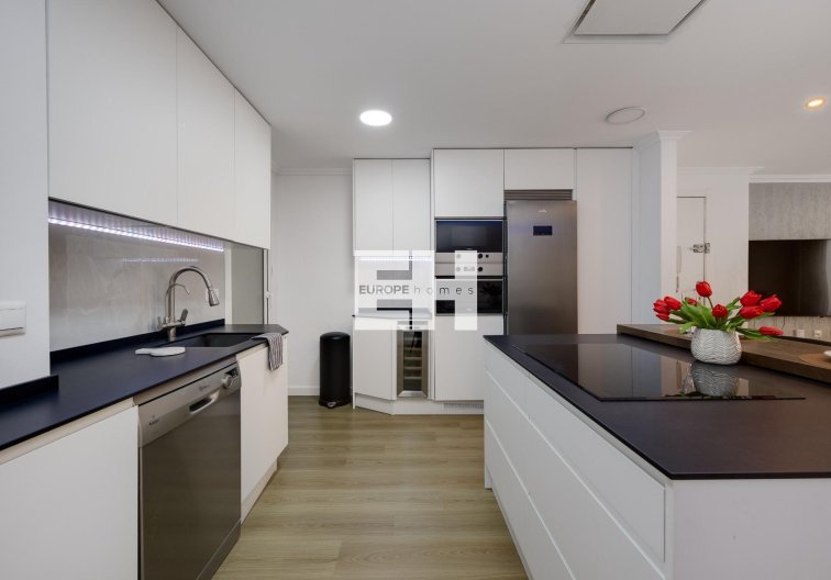 Segunda mano - Apartamento  - Torrevieja - Centro