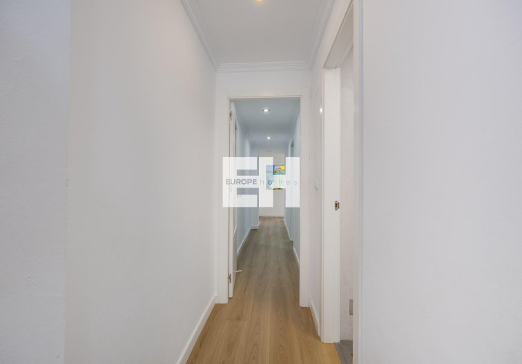 Segunda mano - Apartamento  - Torrevieja - Centro