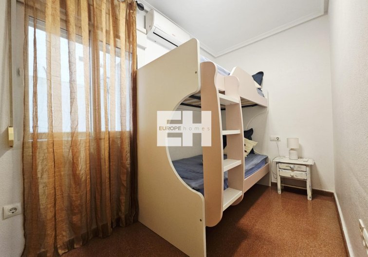 Segunda mano - Apartamento  - Torrevieja - Estacion De Autobuses